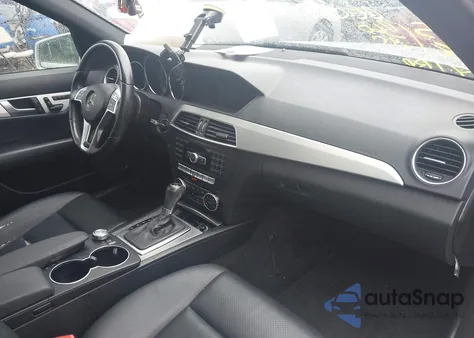 2014 Mercedes-Benz C 300 Sport 4Matic из США, поврежденный, VIN WDDGF8AB8EG192199